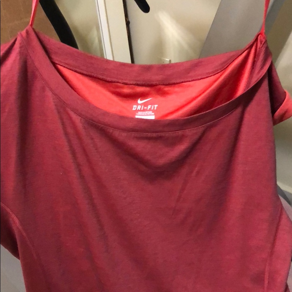 Redish Nike top